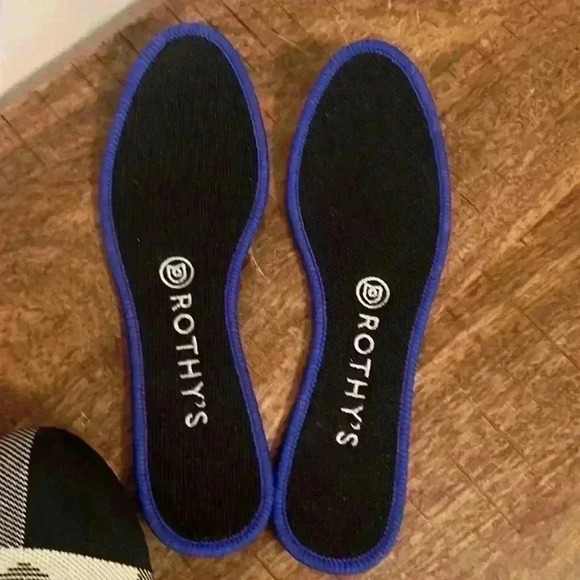 Rothy’s Retired Bluffalo White and Black Plaid Flats - Picture 7 of 9